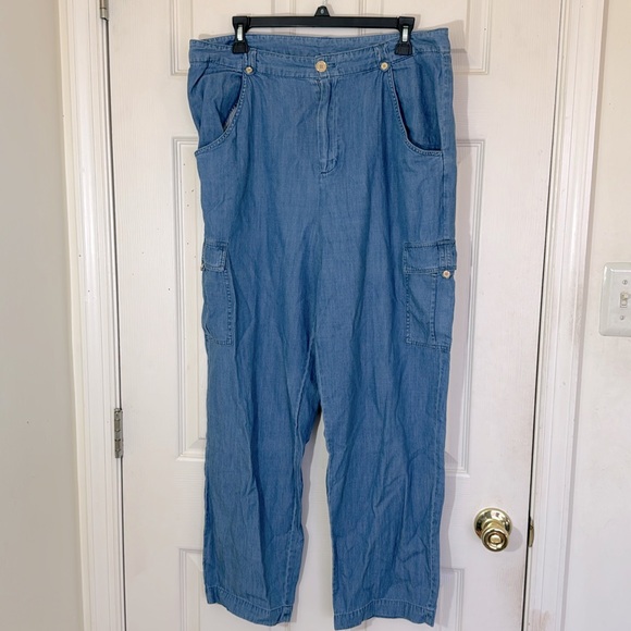 MICHAEL KORS Jeans Size 12 Straight Legs Light Blue Jeans - Picture 1 of 5